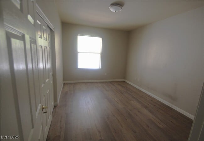 Building Photo - 10550 W Alexander Rd