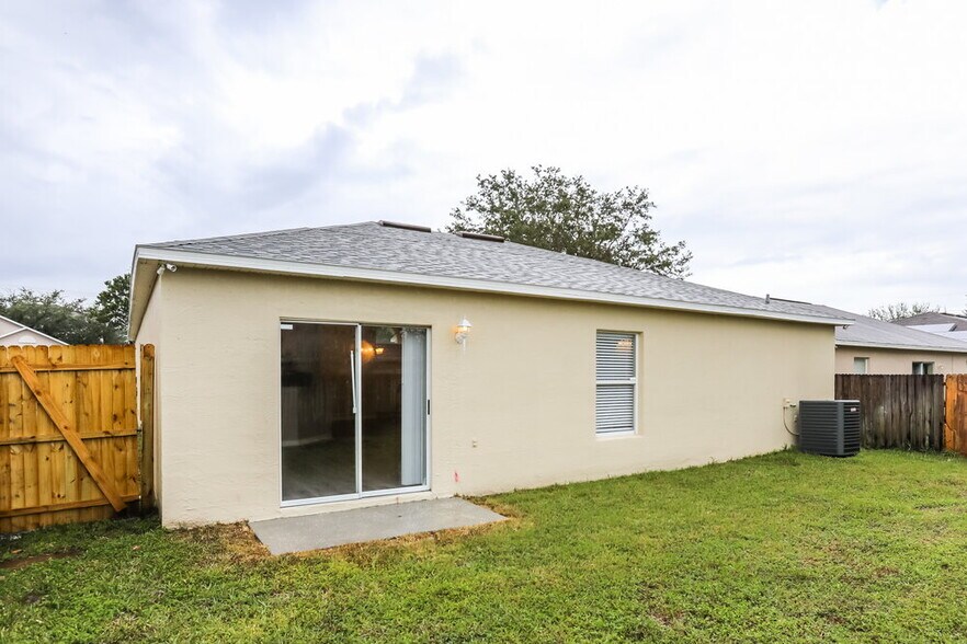 Building Photo - 3536 Stonefield Dr