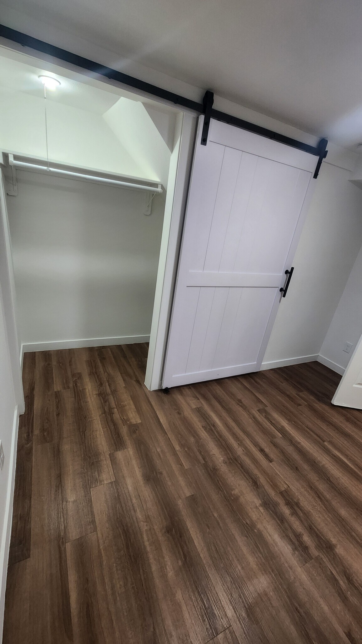 Building Photo - 14775 Robins Dr