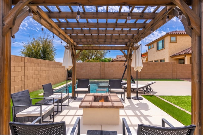 Building Photo - 5379 S Tatum Ln