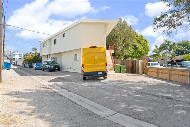 Building Photo - 1739 Washington Way