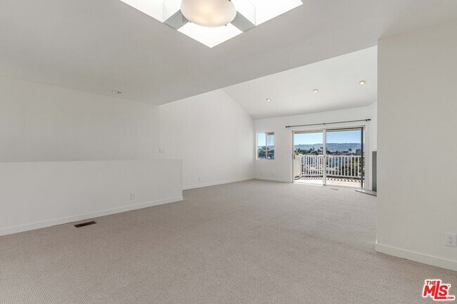 Building Photo - 225 S Lucia Ave