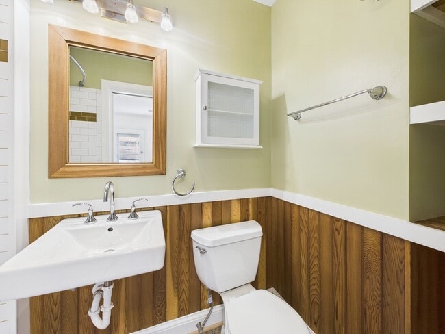 Building Photo - 6955 Navaho Rd