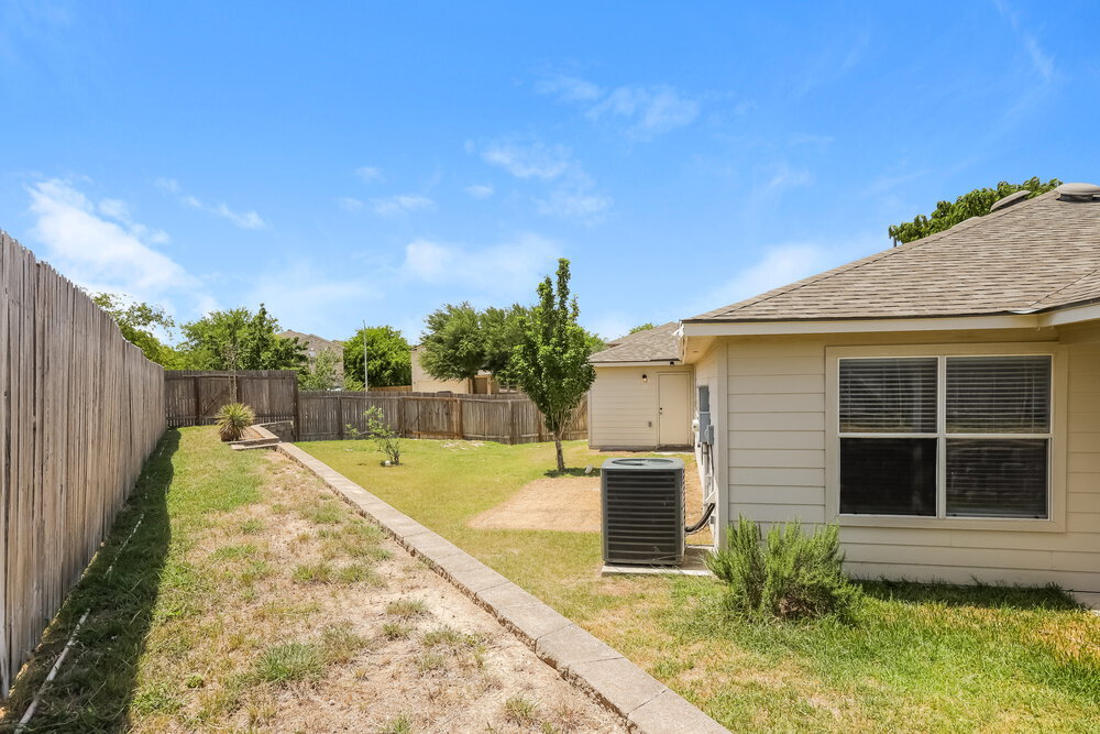 Building Photo - 13510 Sundance Scape