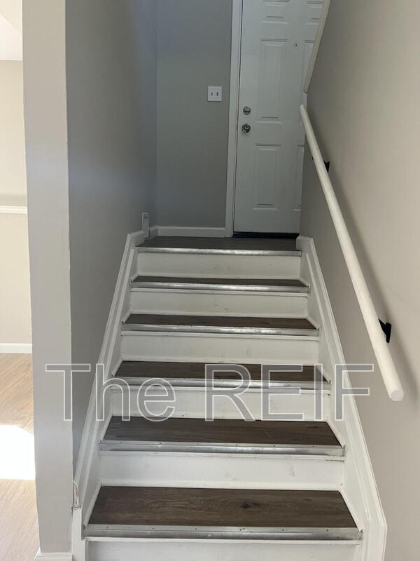 Building Photo - 5520 Bermuda Ln