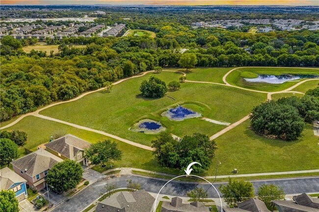 Building Photo - 1607 Kemah Dr