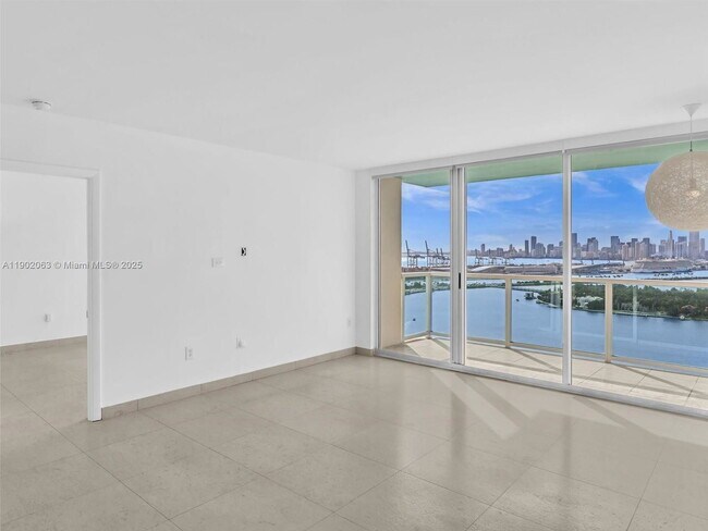 Building Photo - 650 West Ave