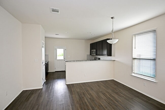 Building Photo - 138 Buttercup Bnd