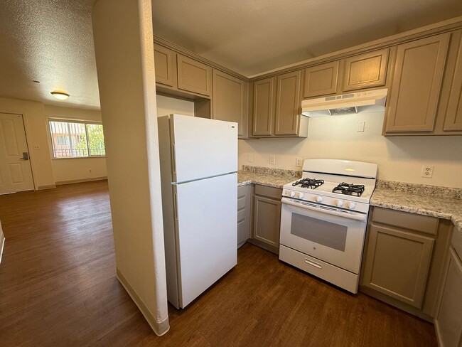 Primary Photo - Free months rent and $250 Walmart Gift Car...