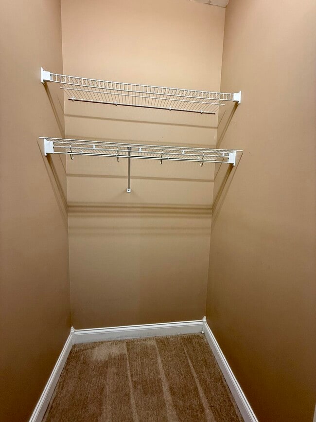 Building Photo - 98 Melrose Dr