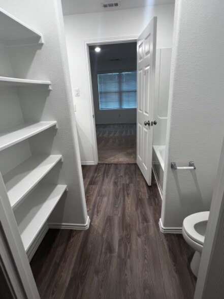 Building Photo - 5254 Elrington Vly Ln