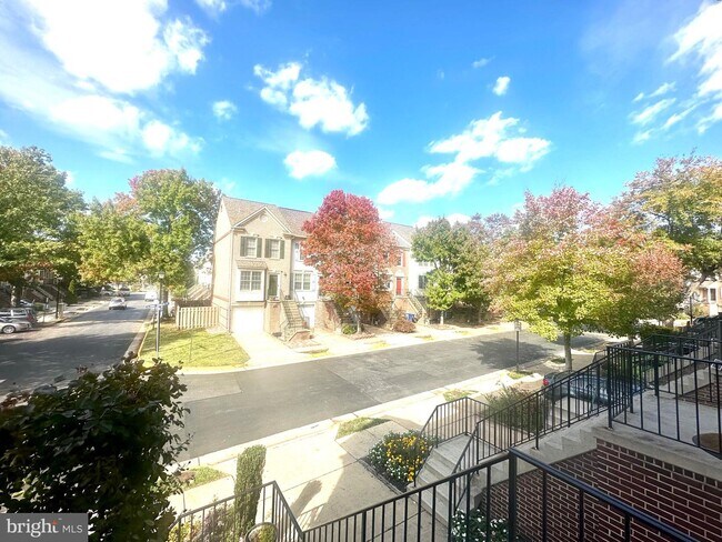 Building Photo - 7819 Colonial Springs Blvd