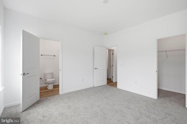 Building Photo - 114 Hillard Fld