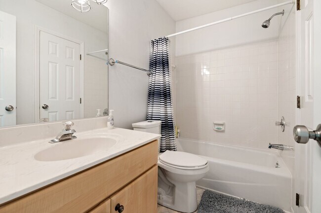 Building Photo - Single Family Home: Durham/Chapel Hill Line