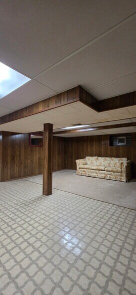 Building Photo - 5019 Homerlee Ave