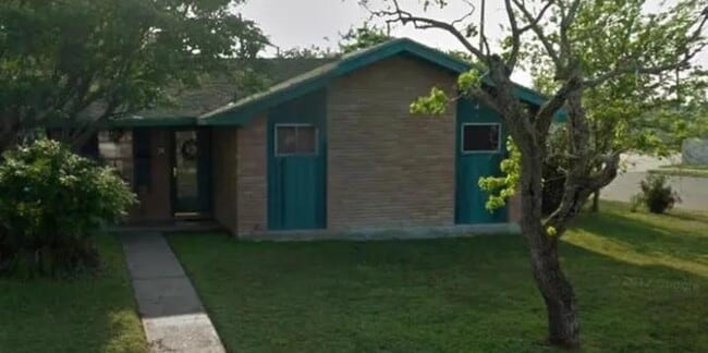 Primary Photo - 1218 Denver St