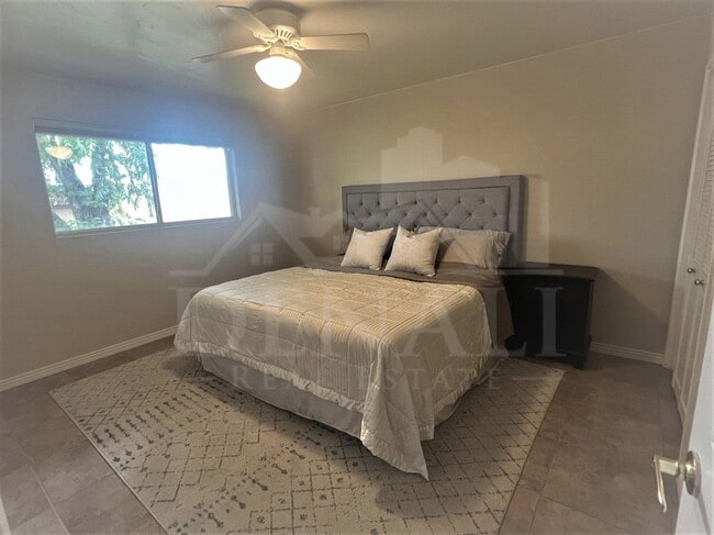 Building Photo - 3122 E Monterosa St