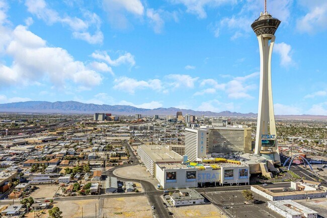 Building Photo - High Rise Studio Condo - Allue Las Vegas
