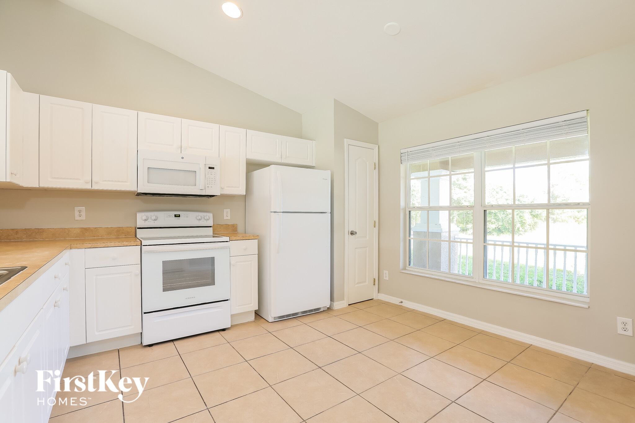 Building Photo - 538 Flamingo Ave S