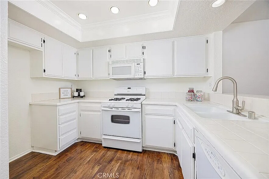 Building Photo - 25644 Mont Pointe