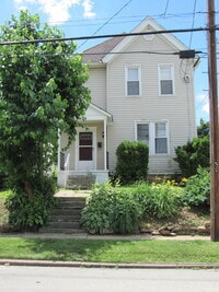 Building Photo - 2 to 3 bedroom home only $1,100.00 per month plus utilities.