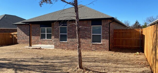Building Photo - 12412 Bluford Ln