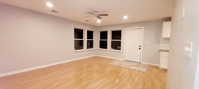 Building Photo - 7608 E Magnolia, B