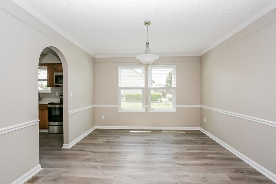 Building Photo - 3873 Carlotta St