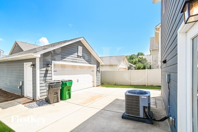 Building Photo - 8736 Aspinwall Dr