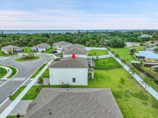 Building Photo - 2006 NE Ocean Dunes Dr