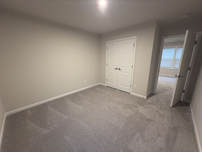 Building Photo - 685 Count Fleet Ct