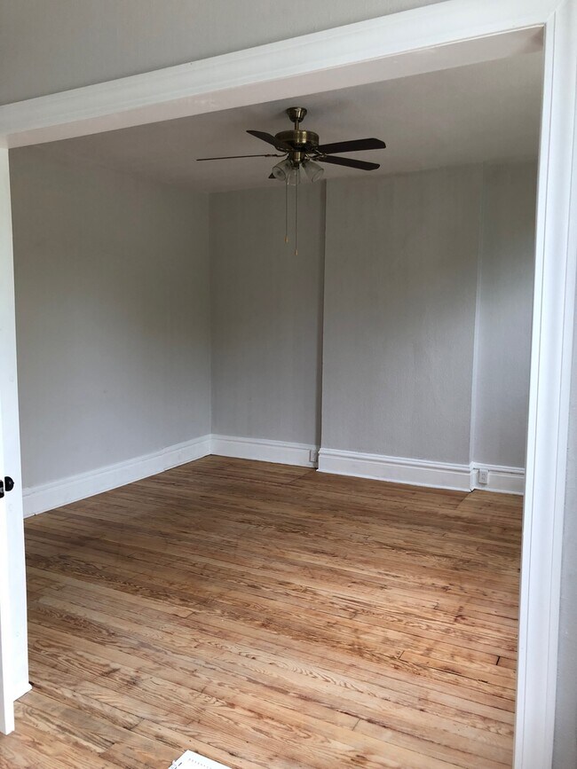 Building Photo - 2809 Sidney St