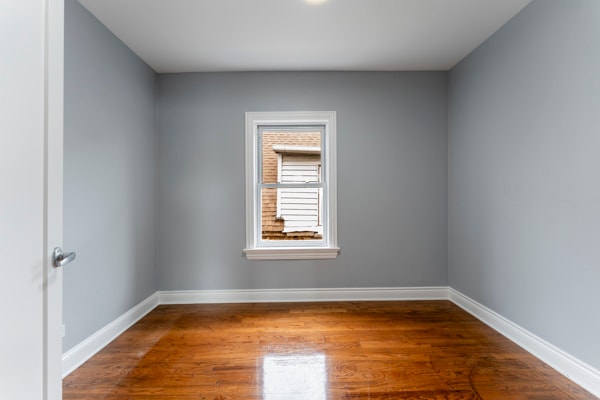 Building Photo - 1215 N Harding Ave