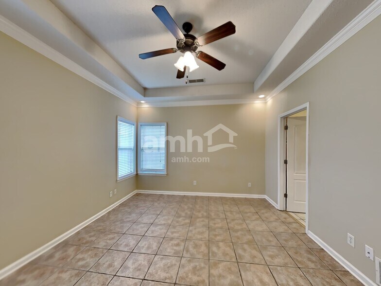 Building Photo - 9846 Alexanders Ridge Dr