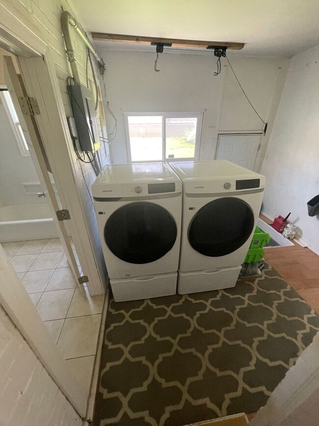 Building Photo - A Darling Single-Family Home