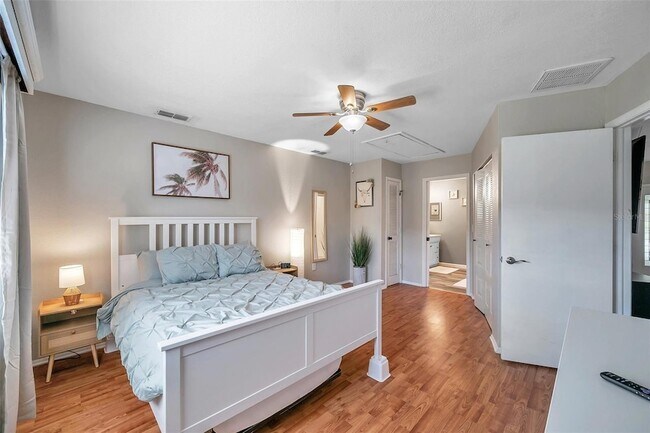 Building Photo - 6421 Drexel Dr