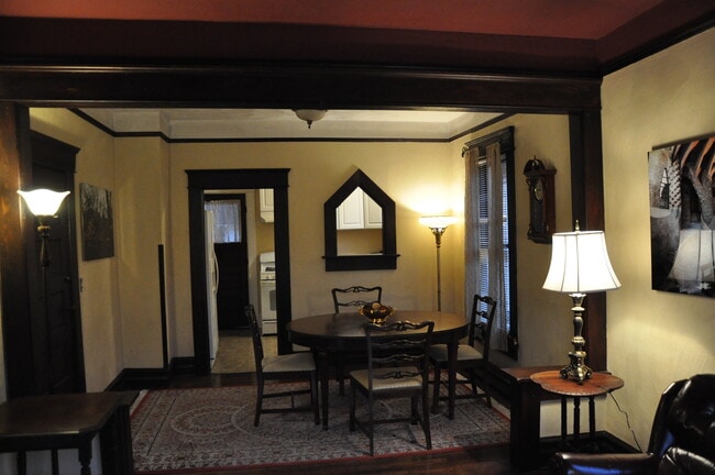 Building Photo - 1594 Mill St