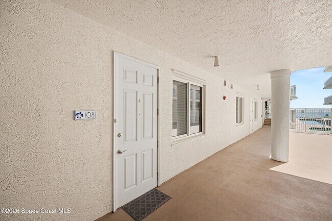 Building Photo - 601 N Miramar Ave