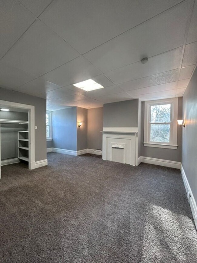 Building Photo - wat195