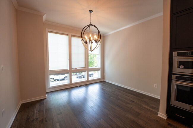 Building Photo - Luxury Reston Rental