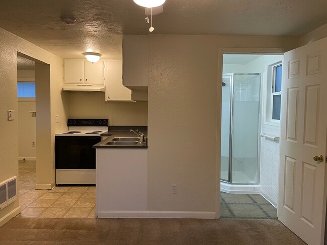 Building Photo - 1600 SE 168th Ave