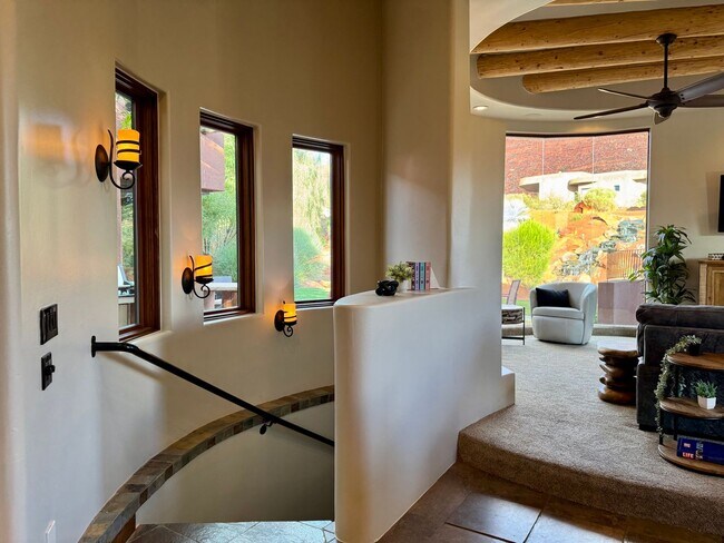 Building Photo - Furnished 3 Bedroom Entrada Home!!