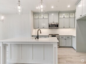 Building Photo - Luxury, Zero Maintenance Living Edmond Tow...