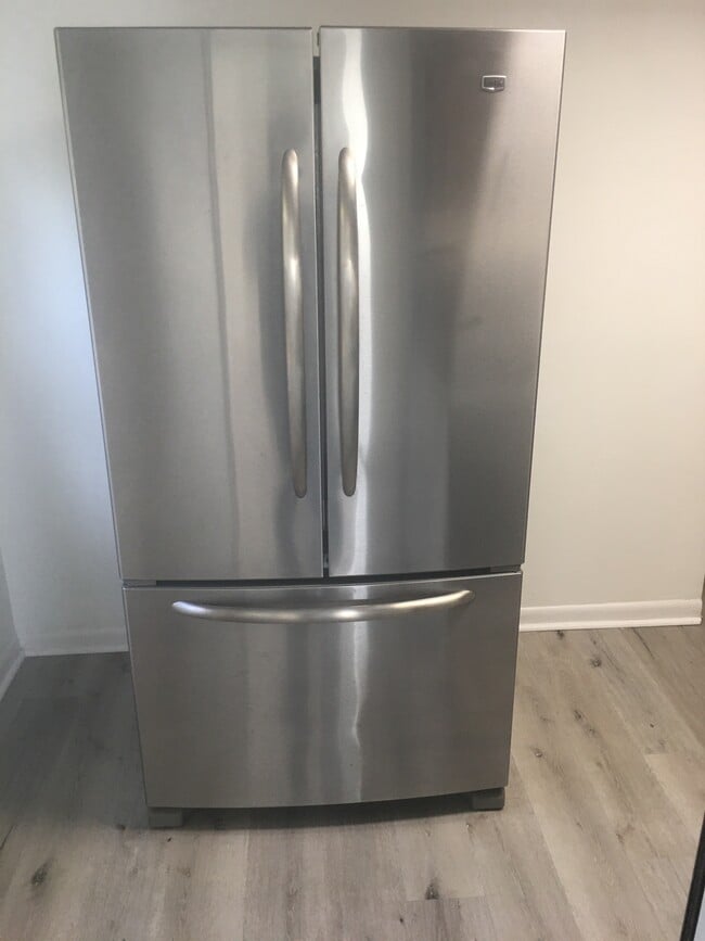 Kitchen Fridge Closed - 114 S Lee St