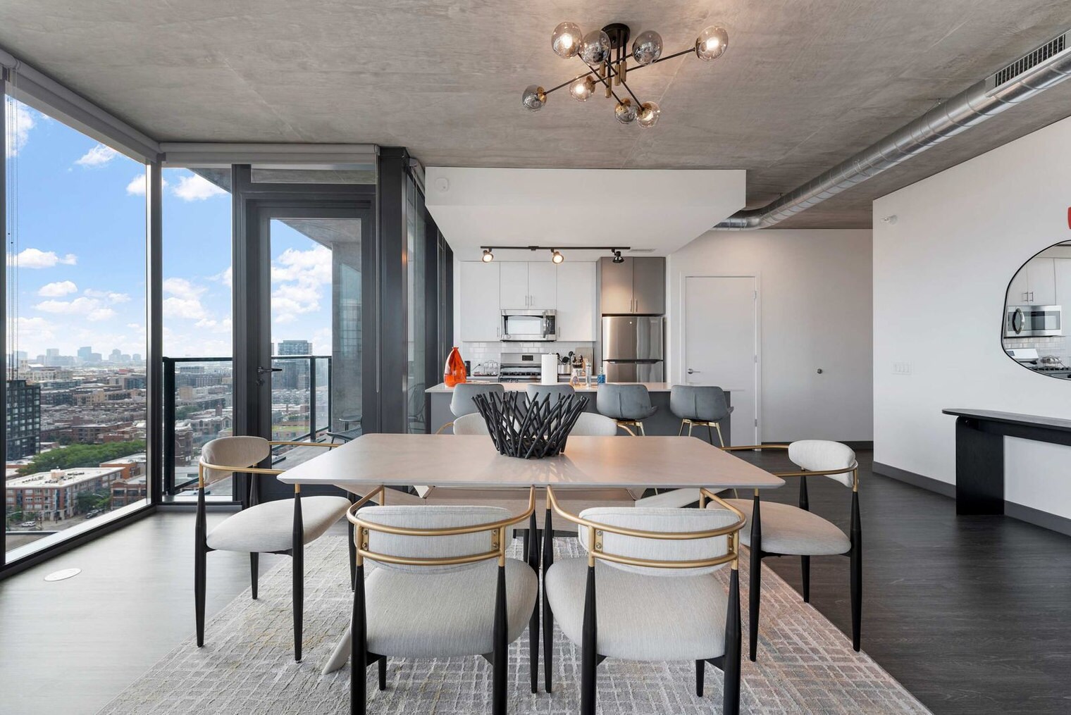 Building Photo - 1314 W Randolph St