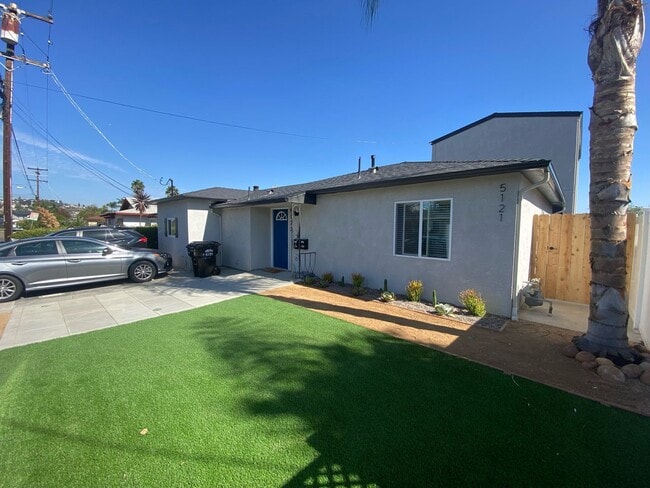 Building Photo - 5BD/2BA on Ewing!!