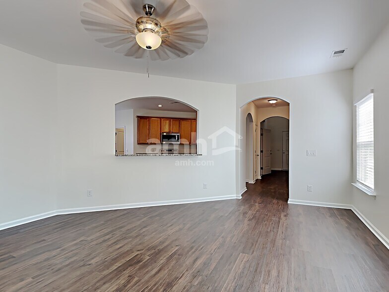 Building Photo - 37 Sand Live Oak Dr