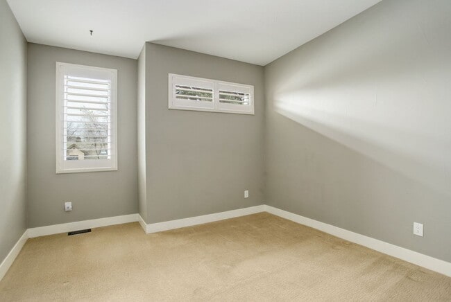 Building Photo - 4 Bedroom 3 Bath With Tons of Character Ne...