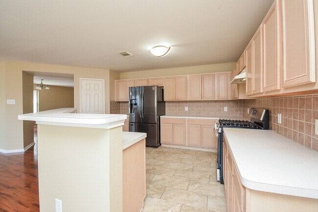 Building Photo - 15426 Lynford Crest Dr
