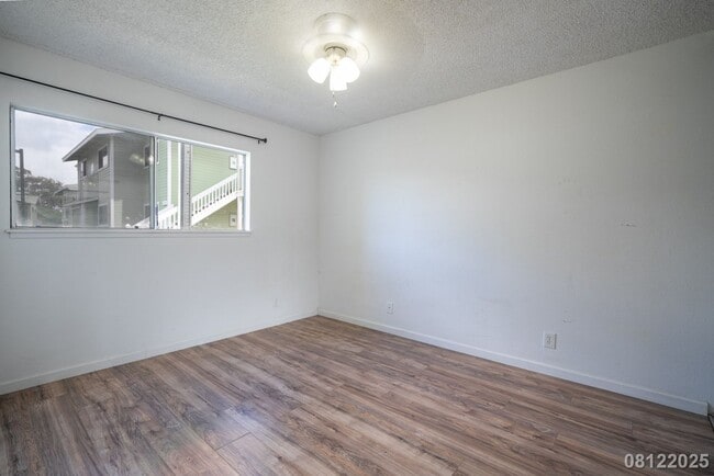 Building Photo - 2br/1ba/2pkg Townhouse in Mililani